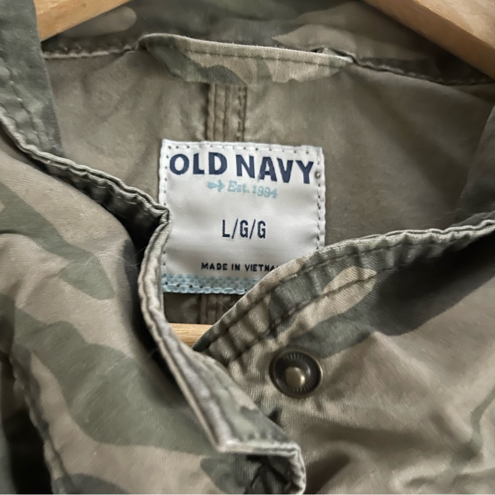Old Navy Army Green Camo Lightweight Cinched Jacket - Picture 6 of 7